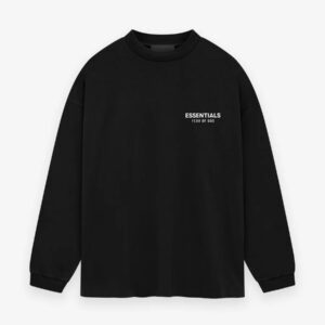 マットブラックのEssentials Fear of Godスウェットシャツ